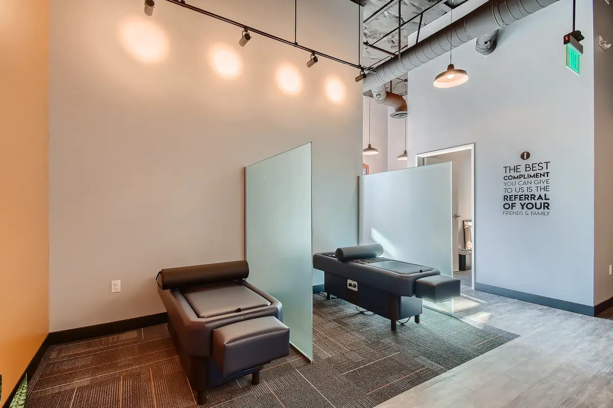 Mesas de HydroMassage en Pacific Spine & Rehab